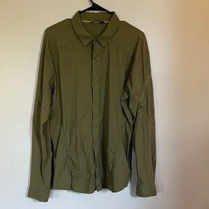 Men's Arc’teryx Green Button-Up Shirt